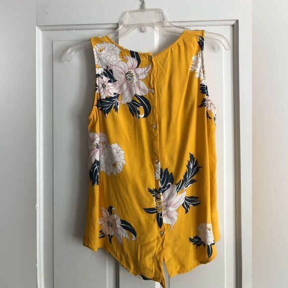 ç Loft Blouse, buttons up the back - Picture 2 of 3